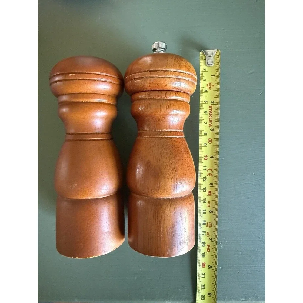 Penzeys Spices Wood Salt Shaker & Pepper Mill Set Gesundheit Grinder Kitchen